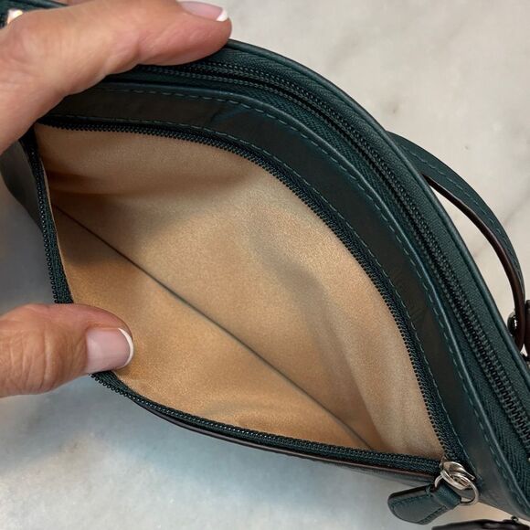 Coach Embossed Signature Logo Leather XL Wristlet Clutch Bag HTF - Picture 11 of 16